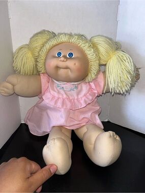 Vintage Cabbage Patch Kids Coleco Doll Blonde Blue Eyes with Pigtails